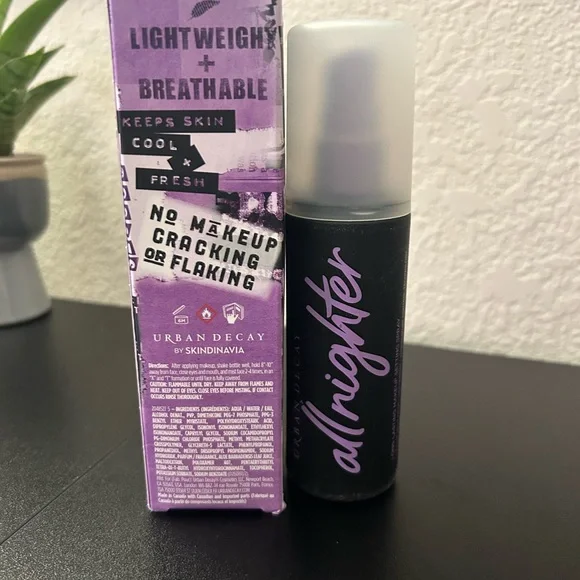 Urban Decay All Nighter Long Lasting Makeup Setting Spray - Picture 3 of 3